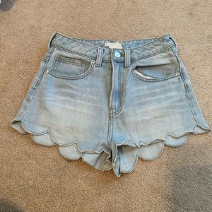 Light washed scalloped jean shorts!